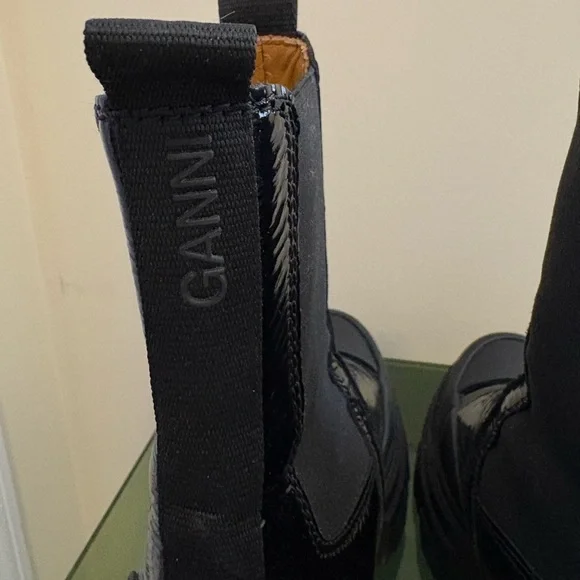 GANNI CLEATED CHELSEA BOOTS CHUNKY EU38 7.5 USA - Picture 3 of 8